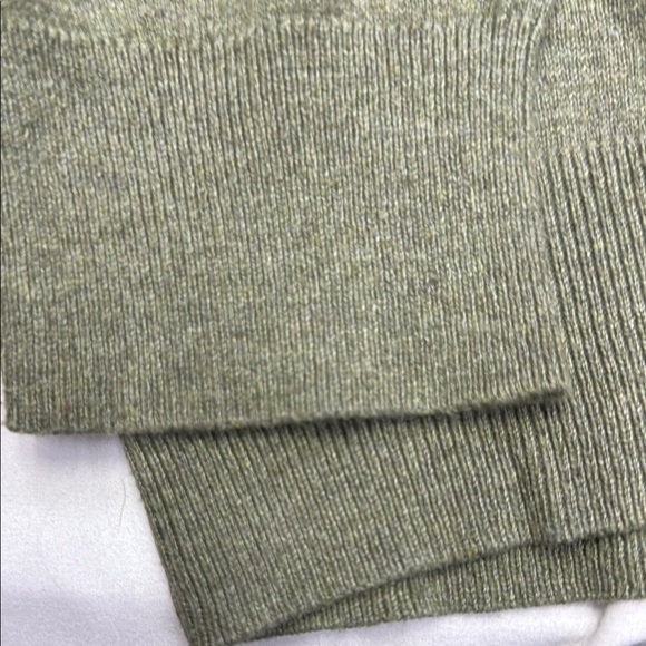 St. John's Bay Green Men's Sweater - Picture 5 of 6